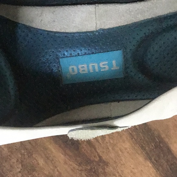 Size 7.5 off white Tsubo shoes - Picture 5 of 5